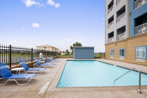 Days Inn & Suites by Wyndham Galveston West/Seawall image 17