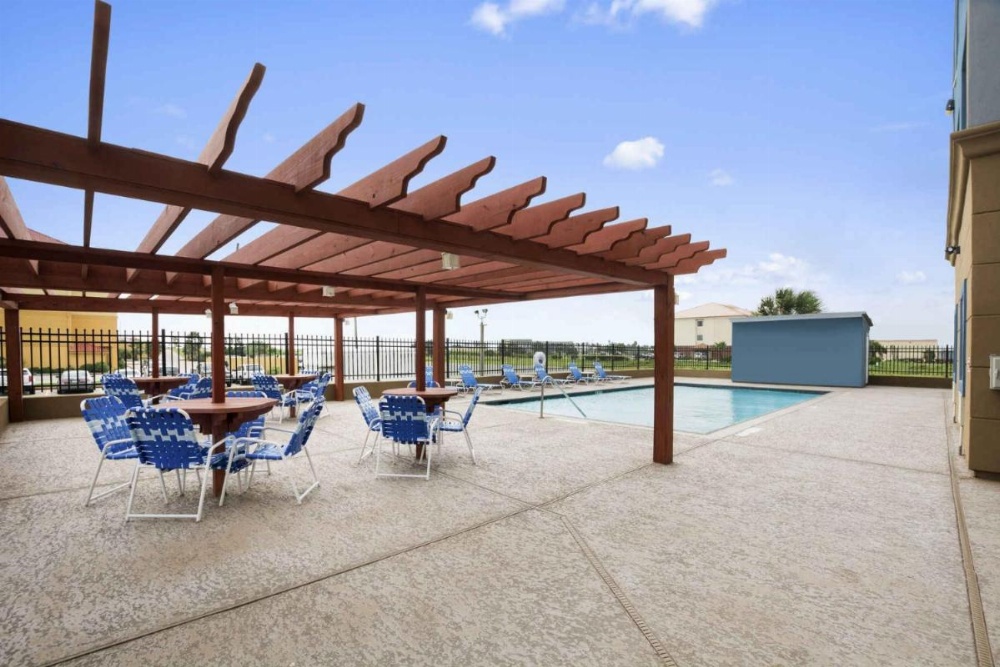 Days Inn & Suites by Wyndham Galveston West/Seawall Image 18