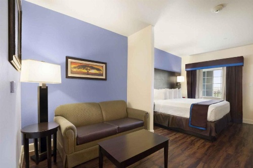Days Inn & Suites by Wyndham Galveston West/Seawall image 24