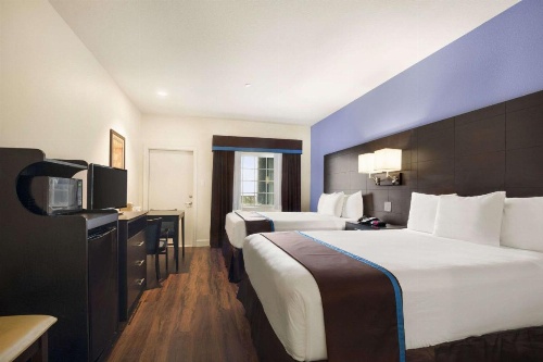 Days Inn & Suites by Wyndham Galveston West/Seawall image 8